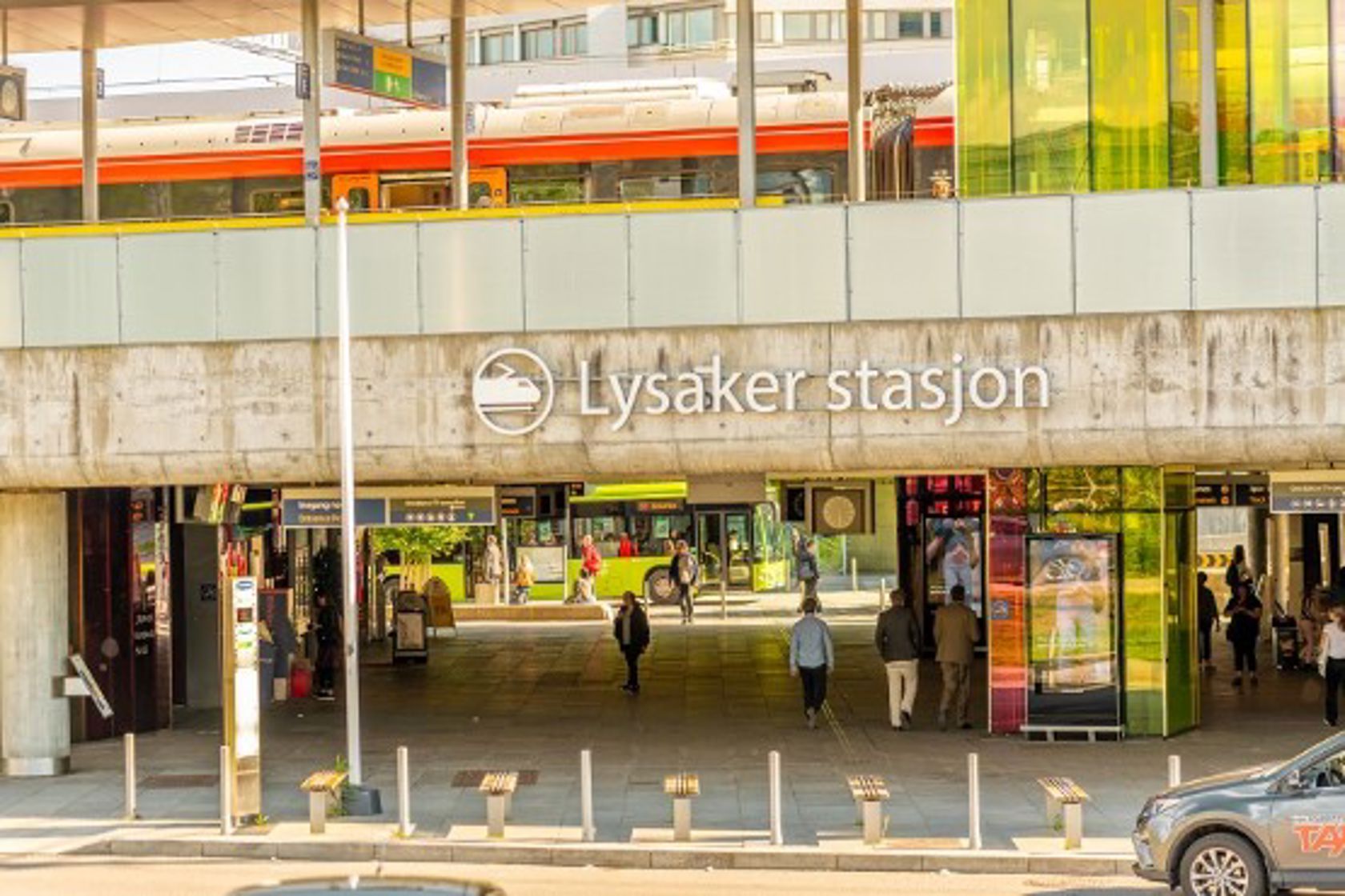 Eksterørfoto av Lysaker stasjon